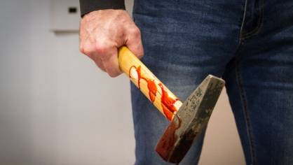 В Кирово-Чепецке мужчина избил знакомого молотком