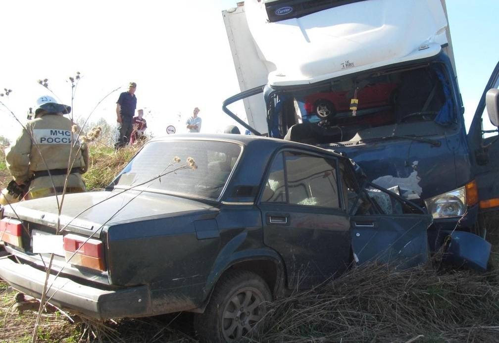 В Зуевском районе погиб мужчина в ДТП с грузовиком