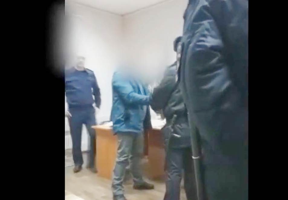 Бывшего замначальника отдела полиции Омутнинска суд приговорил к условному сроку.