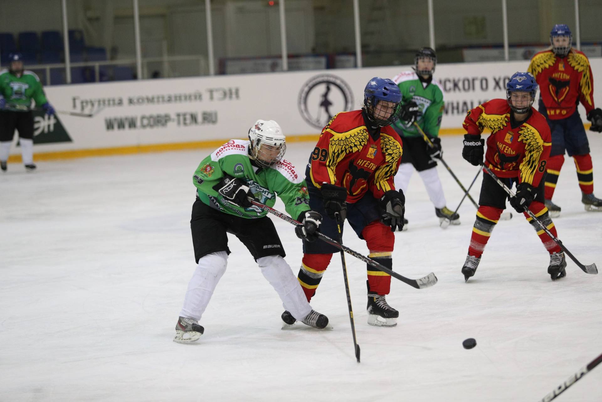 Кировчанки заняли шестое место на всероссийских соревнованиях юных хоккеистов «Золотая шайба».