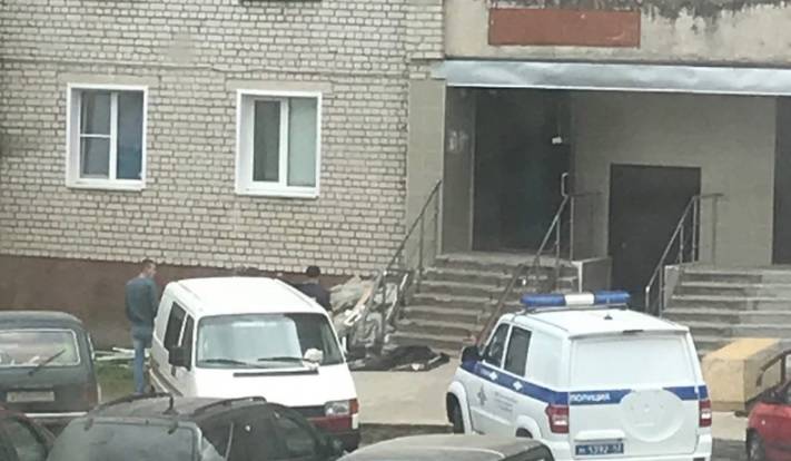 На Филейке женщина упала с 13 этажа