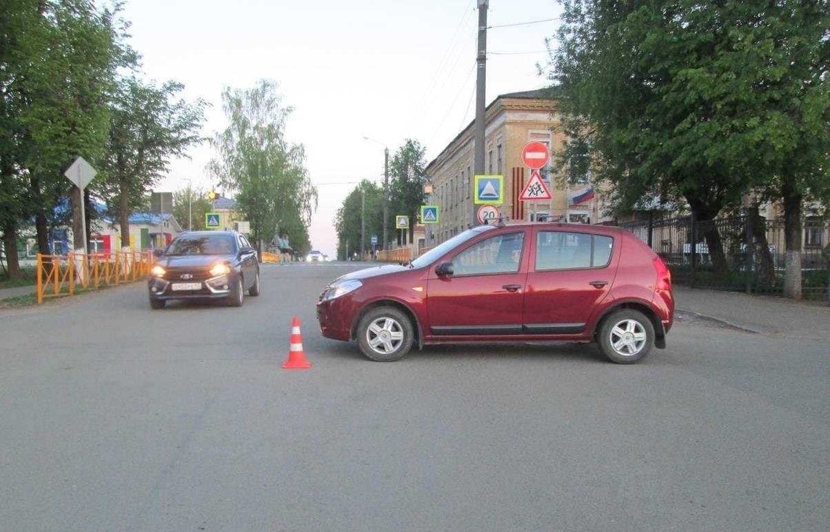 В Слободском в ДТП пострадала женщина - велосипедист