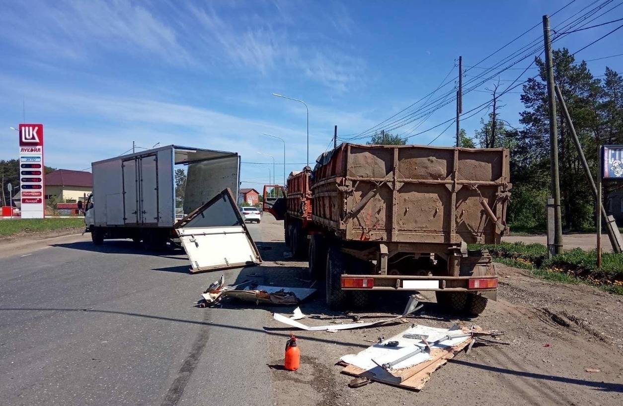 В Белохолуницком районе «Дэу Матиз» протаранил два грузовика