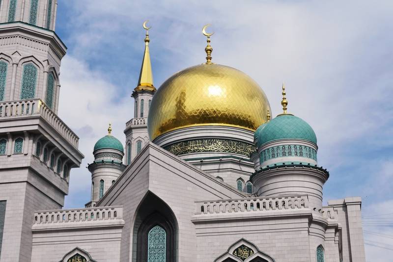 Губернатор Кировской области поздравил мусульман с праздником Ураза-байрам