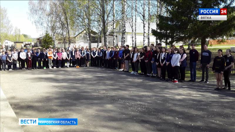 В Кировской области прошли акции в память о погибших в Казани