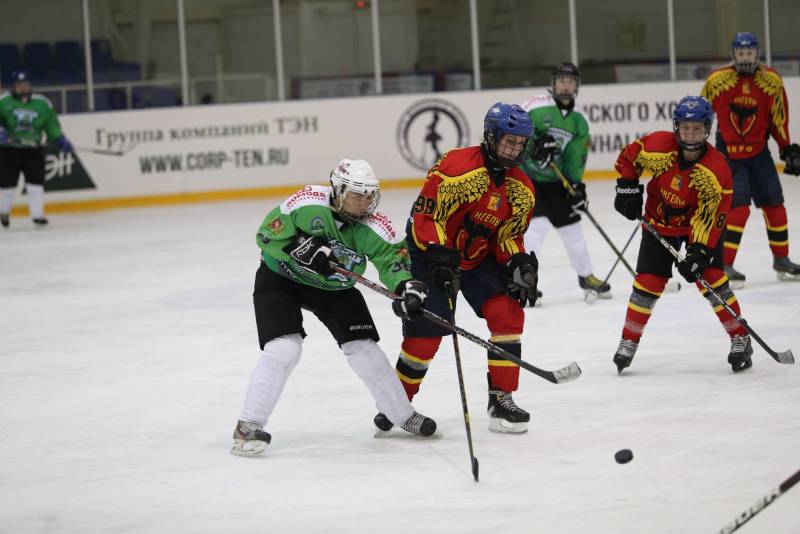 Кировчанки заняли шестое место на всероссийских соревнованиях юных хоккеистов «Золотая шайба».