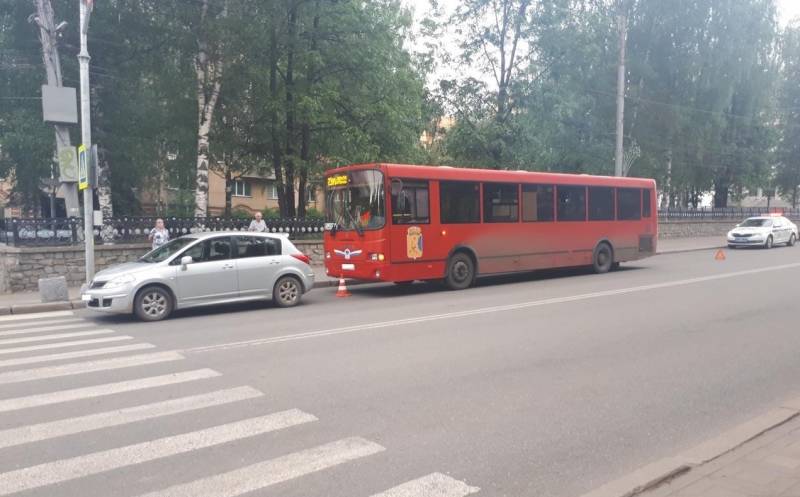 В Кирове в ДТП с автобусом пострадали две женщины и 12-летняя девочка