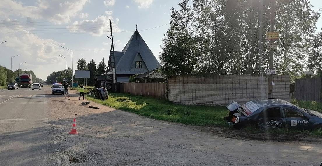 В Слободском районе в ДТП пострадал водитель «Рено Логан»