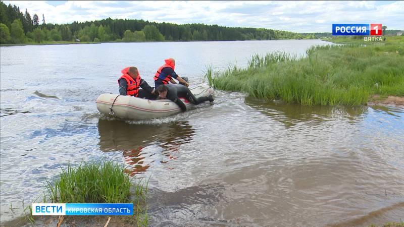 В Кирове на озере Русское прошли практические занятия по спасению людей из воды