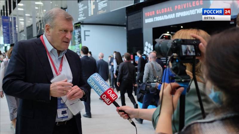 Делегация Кировской области во главе с губернатором работает на международном экономическом форуме в Петербурге