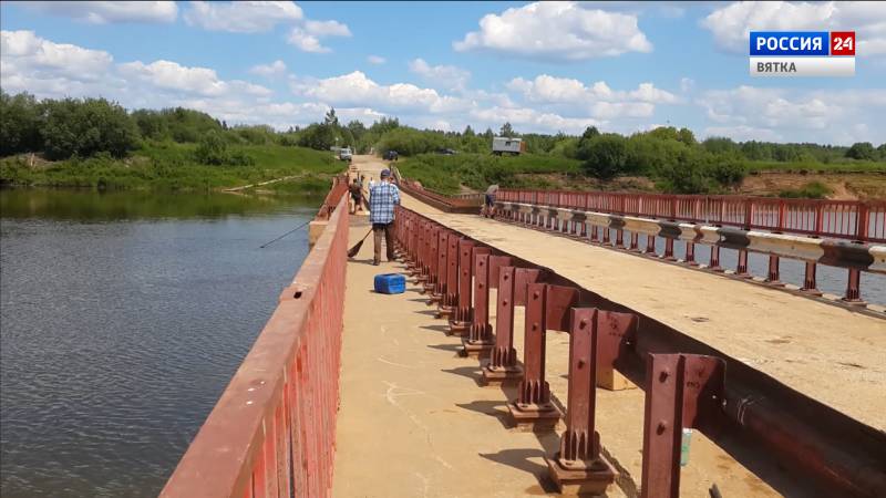 В Кирово-Чепецке открылось движение по наплавному мосту