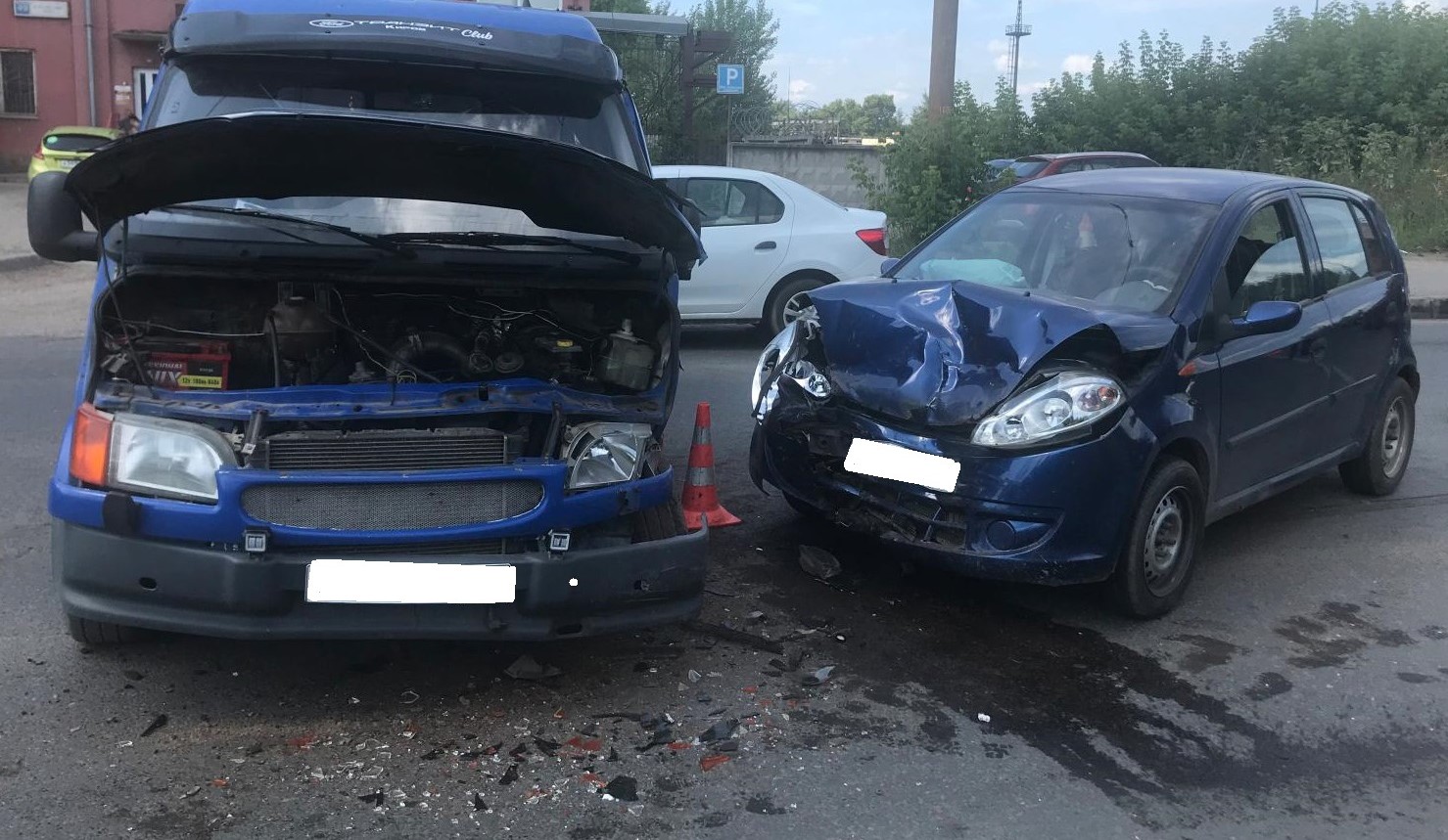 В Кирове в аварии на Луганской пострадали три человека