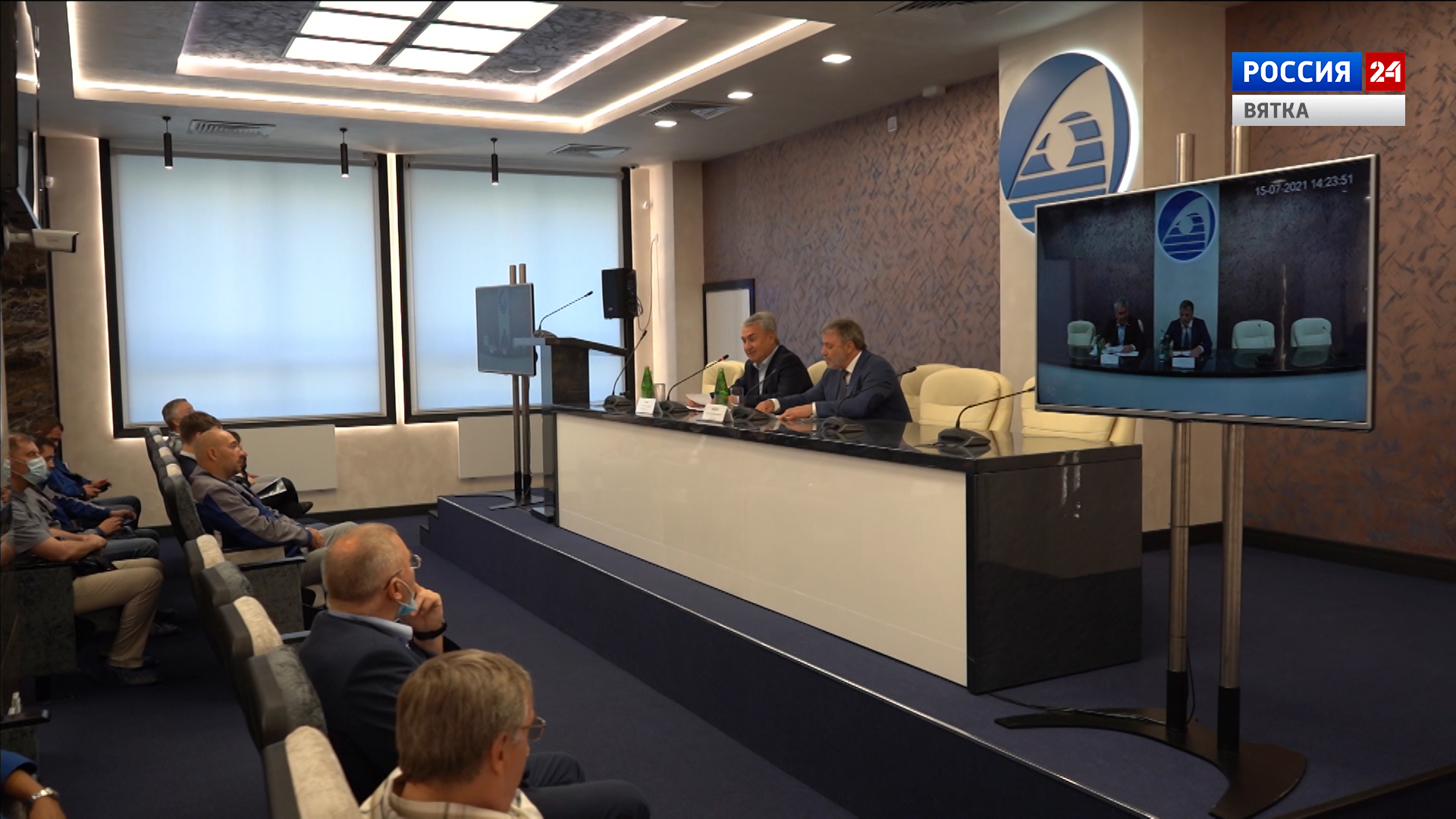 Депутат Госдумы Рахим Азимов встретился с руководством и коллективом завода «Авитек»