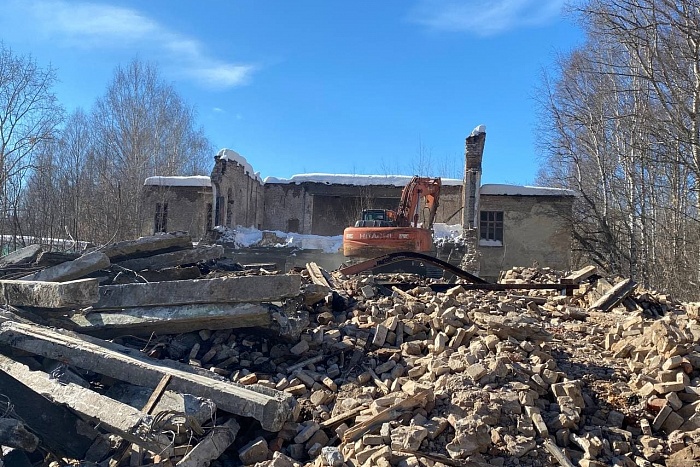 В Кирове начнут снос 13 аварийных зданий на территории бывшего КВАТУ