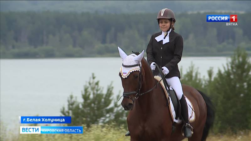 В Белой Холунице прошло городское Первенство по конному спорту