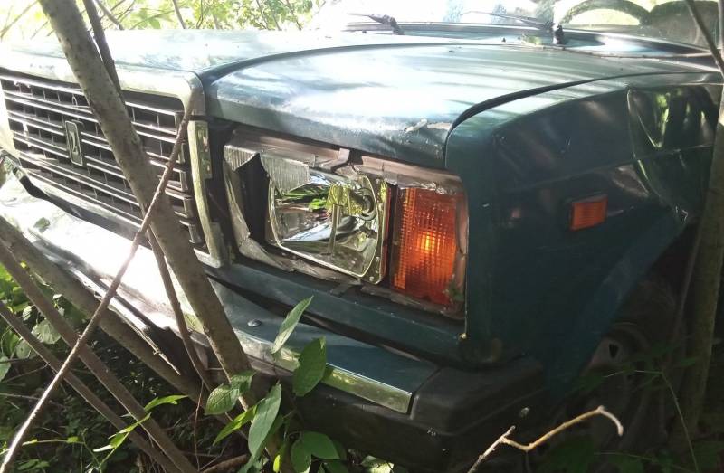 В Кирове в ДТП два человека получили травмы, съехав в кювет