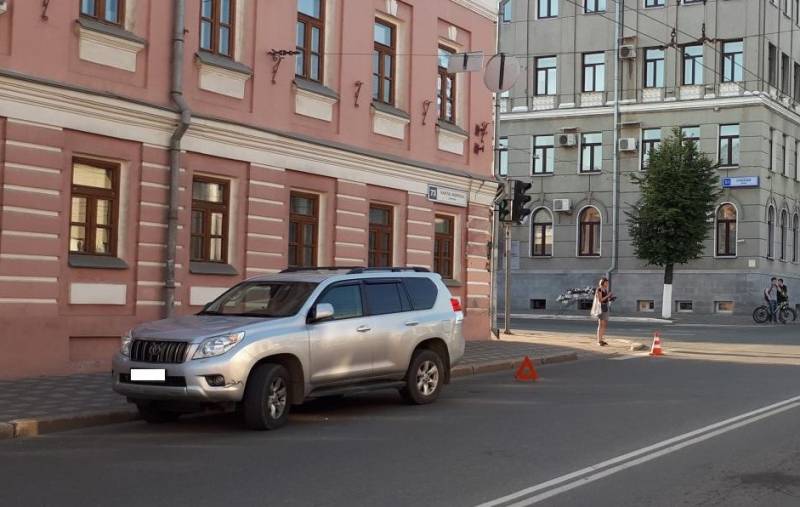 В Кирове на улице Карла Маркса на пешеходном переходе сбили женщину