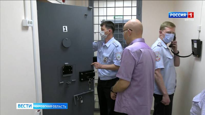 Общественники оценили работу изоляторов временного содержания в Белой Холунице и Слободском