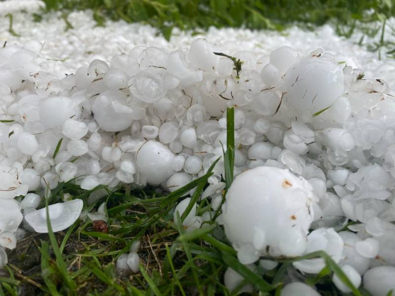 В Кировской области прошел крупный град.