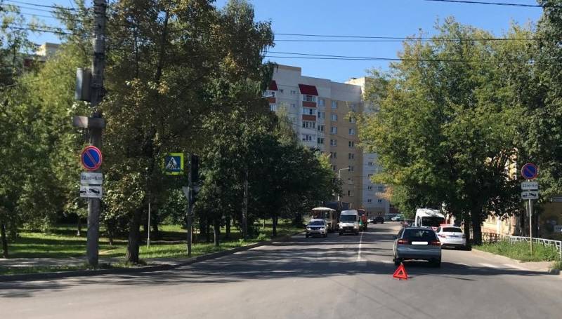 В Кирове на пешеходном переходе сбили 10-летнего велосипедиста