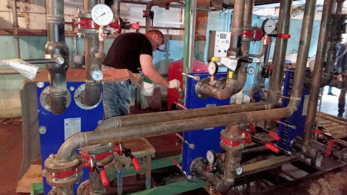 В Кировском доме ветеранов завершается ремонт теплового узла