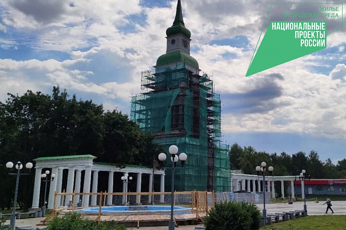 В Слободском по нацпроекту завершен ремонт колоннады и фонтана на Соборной площади