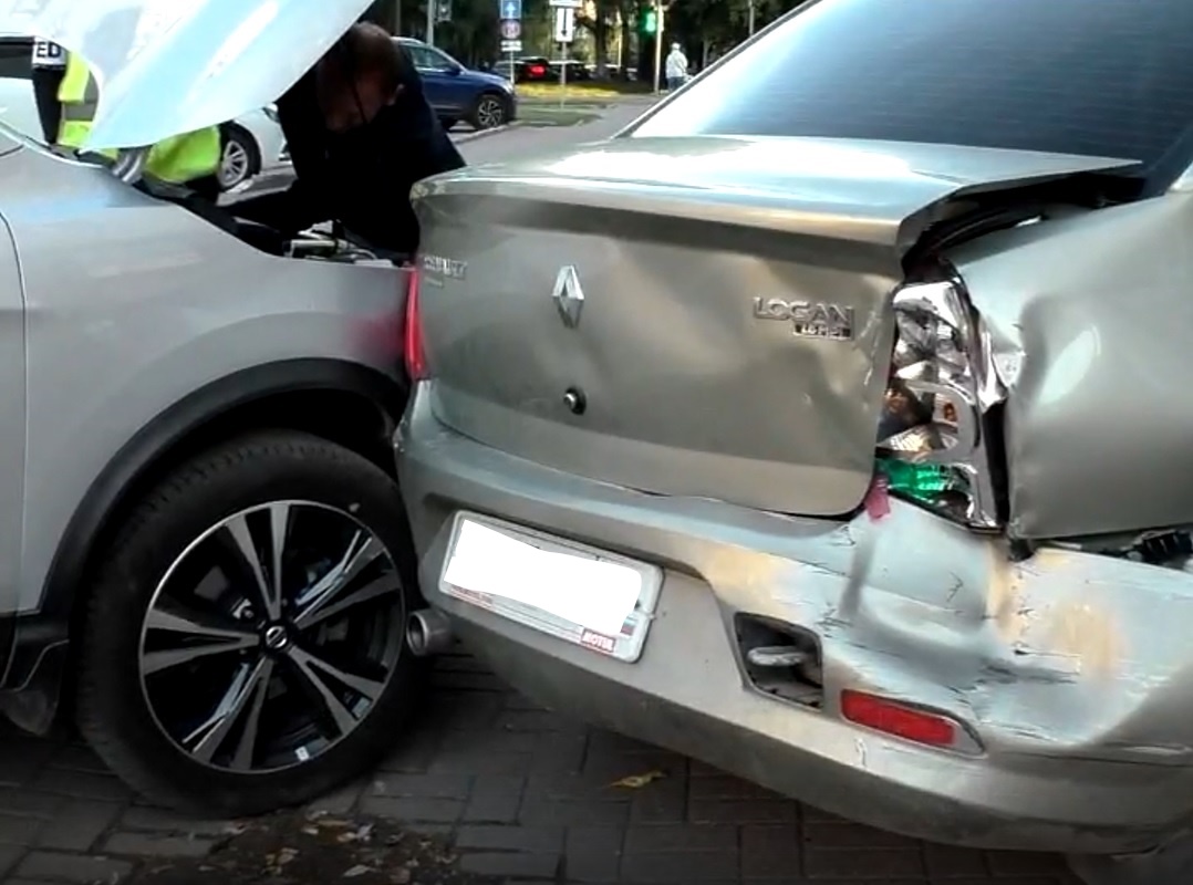 В Кирове водитель потерял сознание, находясь за рулем