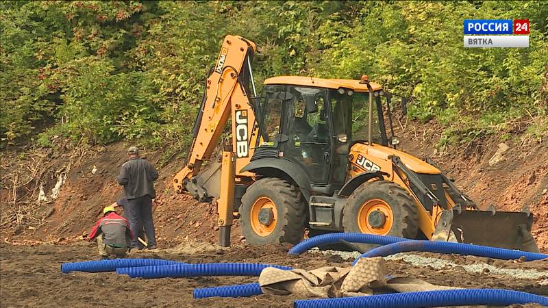 В Кирове на стадионе «Трудовые резервы» продолжается реконструкция футбольного поля