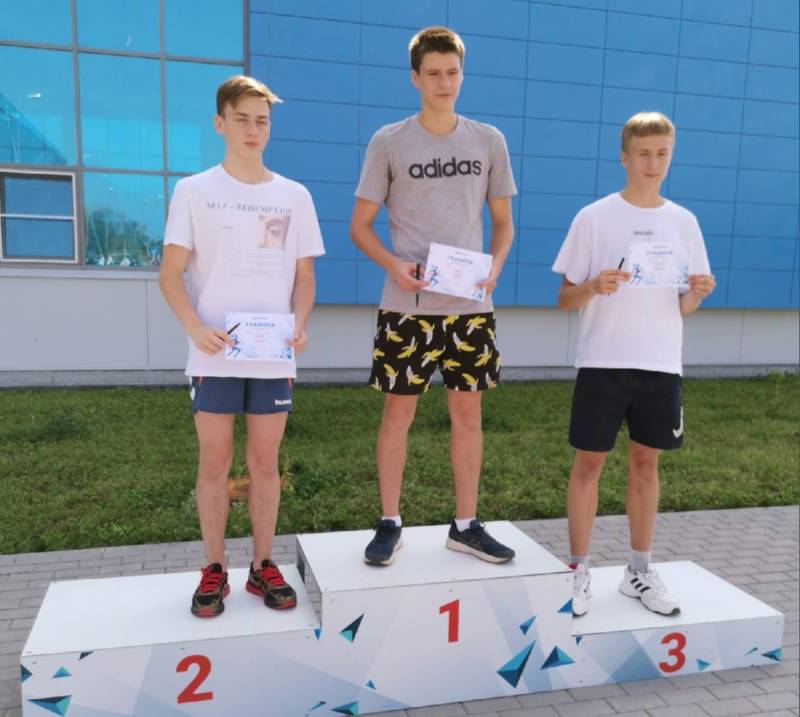 Воспитанники спортшколы «Вересники» состязались в современном пятиборье.