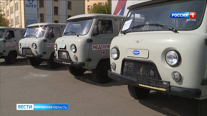 30 новых санитарных автомобилей отправились из Кирова в районные больницы