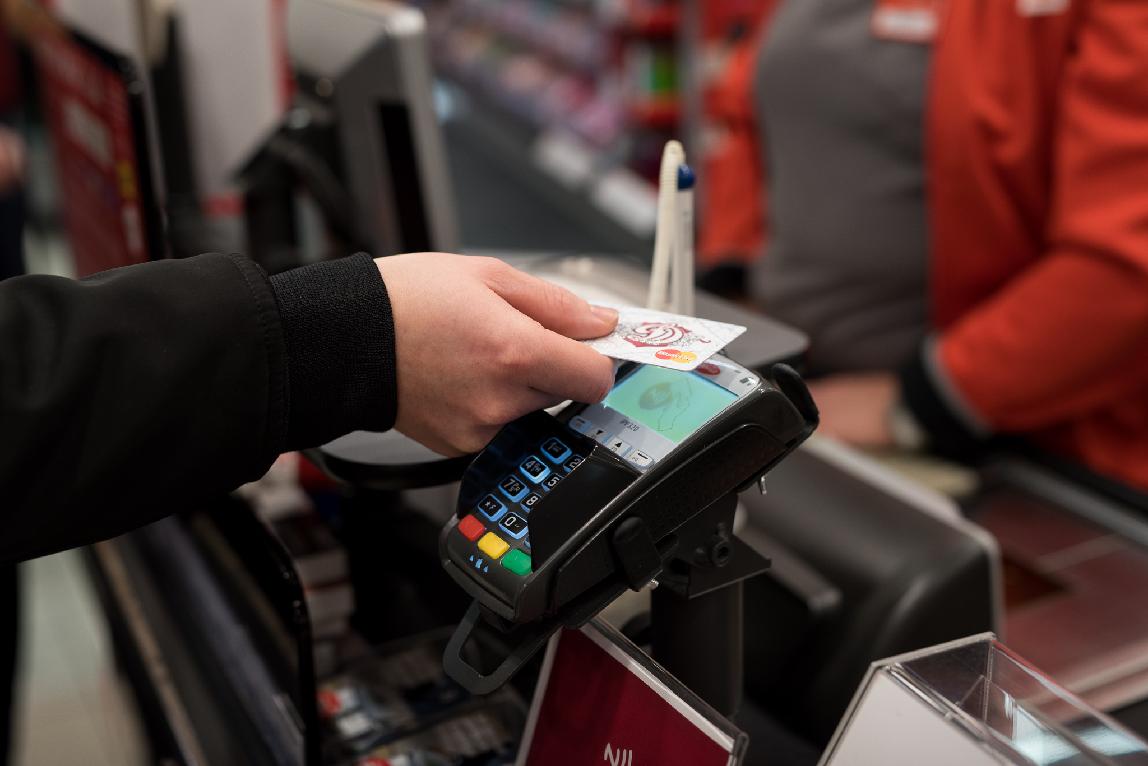 В Кирове осудили рецидивиста, похитившего деньги с банковской карты