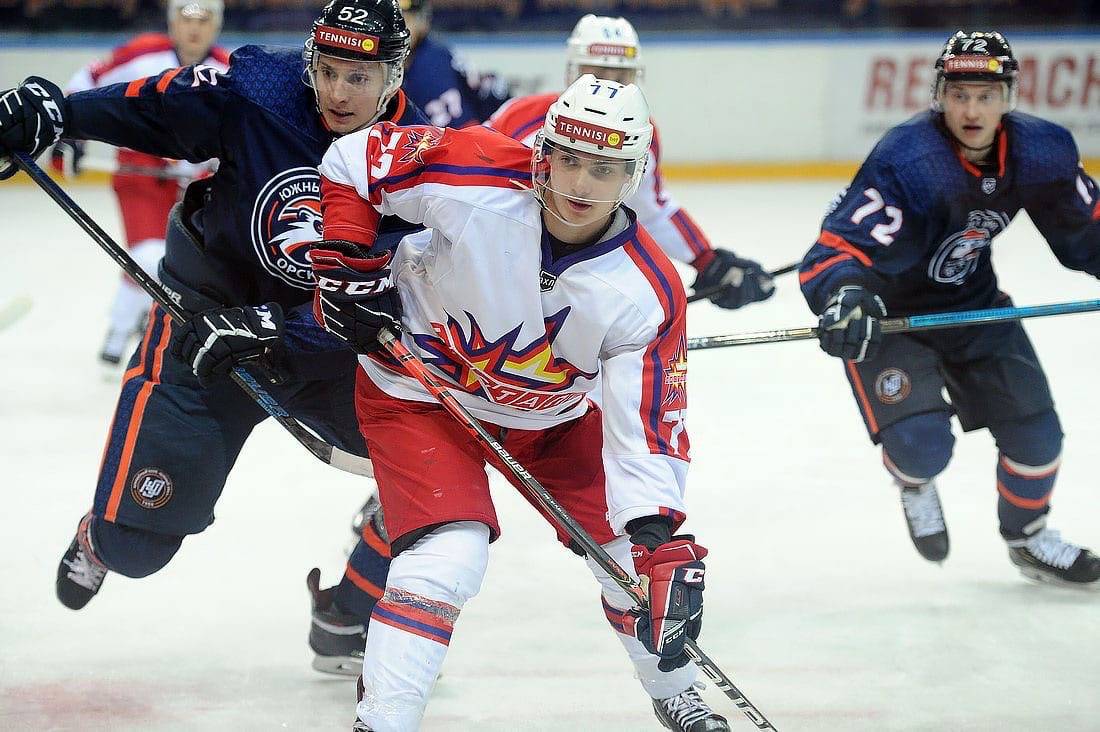 Кто есть кто в МХК «Олимпия»: нападающий Даниил Тунхузин