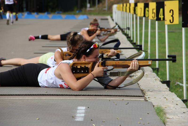 Стреляющие лыжники из регионов Приволжья состязаются под Кирово-Чепецком