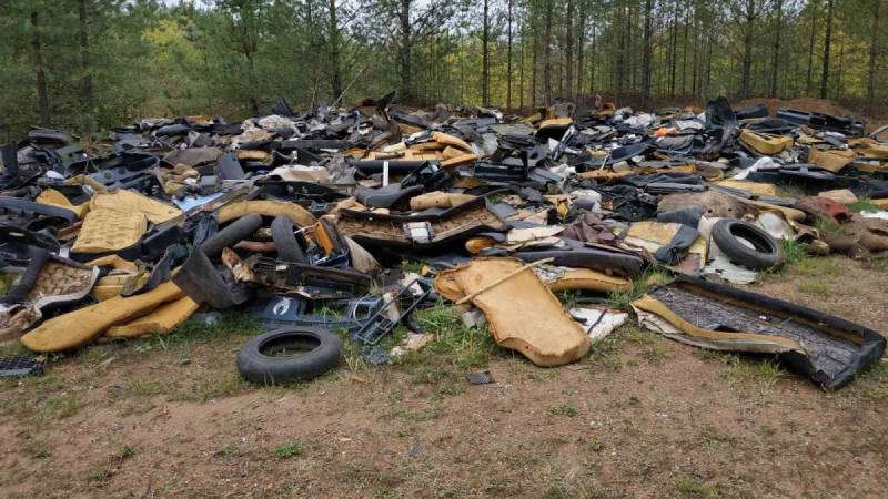 В Кирове решают вопрос по незаконной свалке у деревни Сарбаи