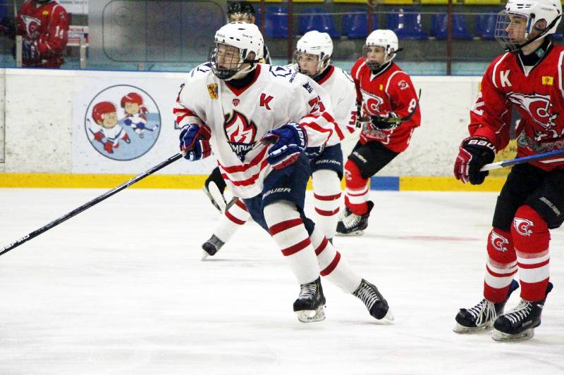 Кто есть кто в МХК «Олимпия»: нападающий Максим Пиков