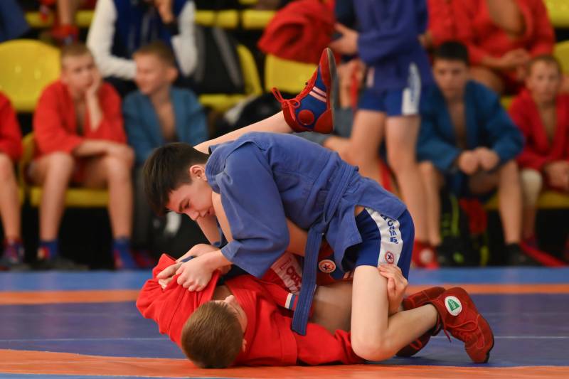 Кировские самбисты пробились в десятку сильнейших на первенстве России