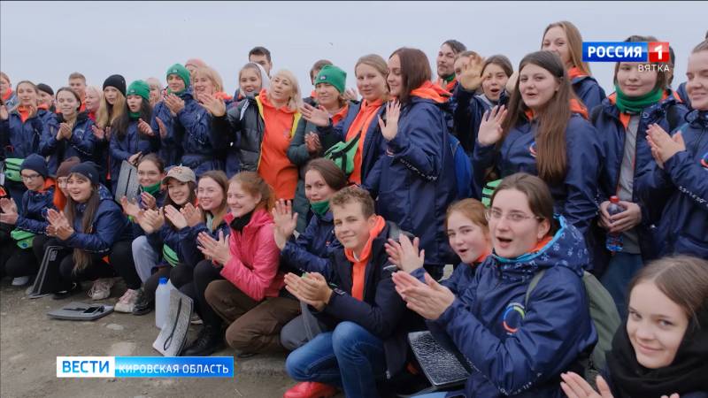 Кировские школьники прокатились по акватории озера Байкал