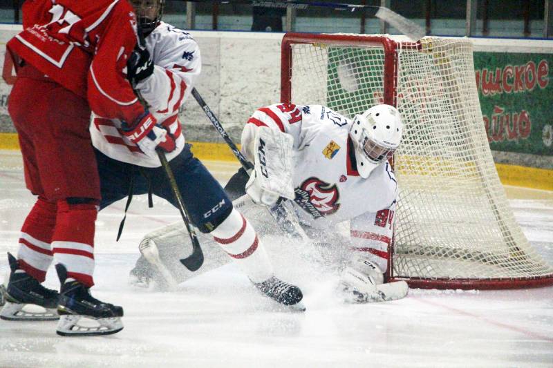 Кто есть кто в МХК «Олимпия»: вратарь Артём Кузин