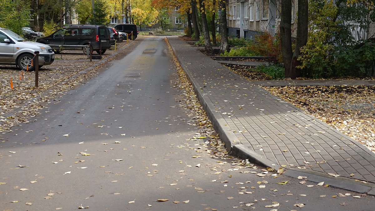 В Кирове за 4 млн рублей отремонтировали три двора на улице Чапаева