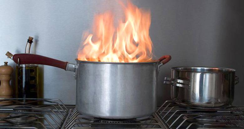 В Сунском районе пенсионер уснул во время приготовления еды на плите