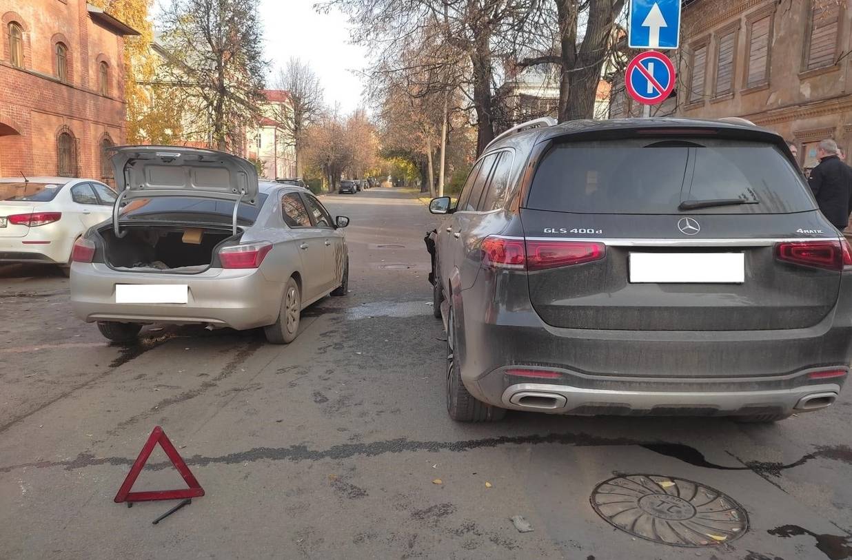 В Кирове на Орловской в ДТП пострадала женщина-водитель