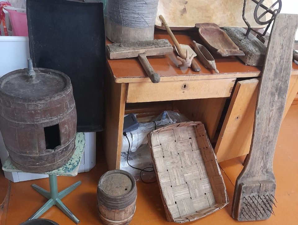 В Подосиновском районе школьники оформляют экспозицию для музея старины