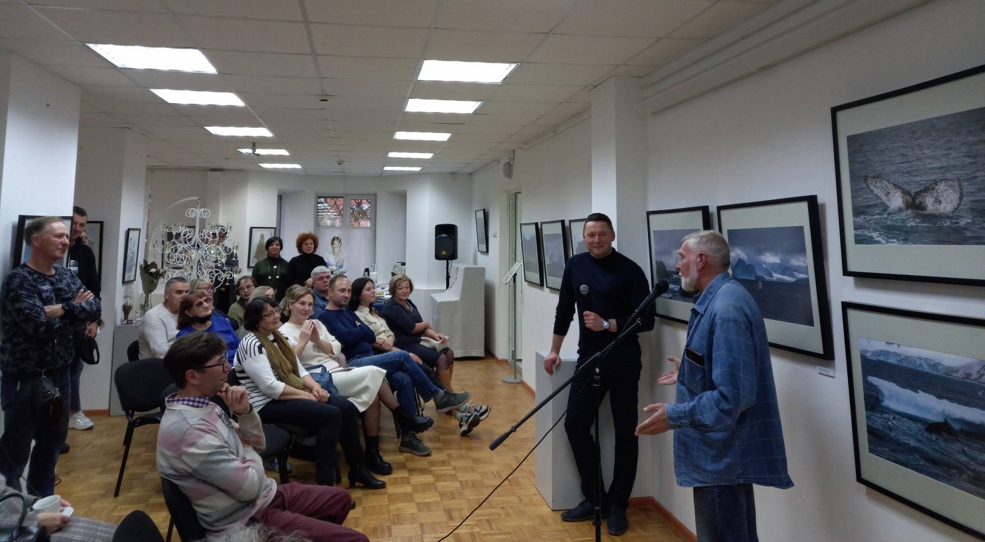 В Кирово-Чепецке работает выставка фотографий из путешествий в Арктику, Антарктиду и на Чукотку