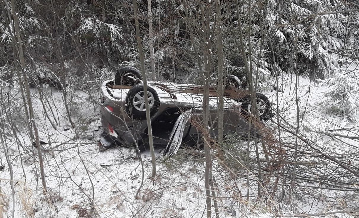 В Белохолуницком районе опрокинулась иномарка, пострадала женщина