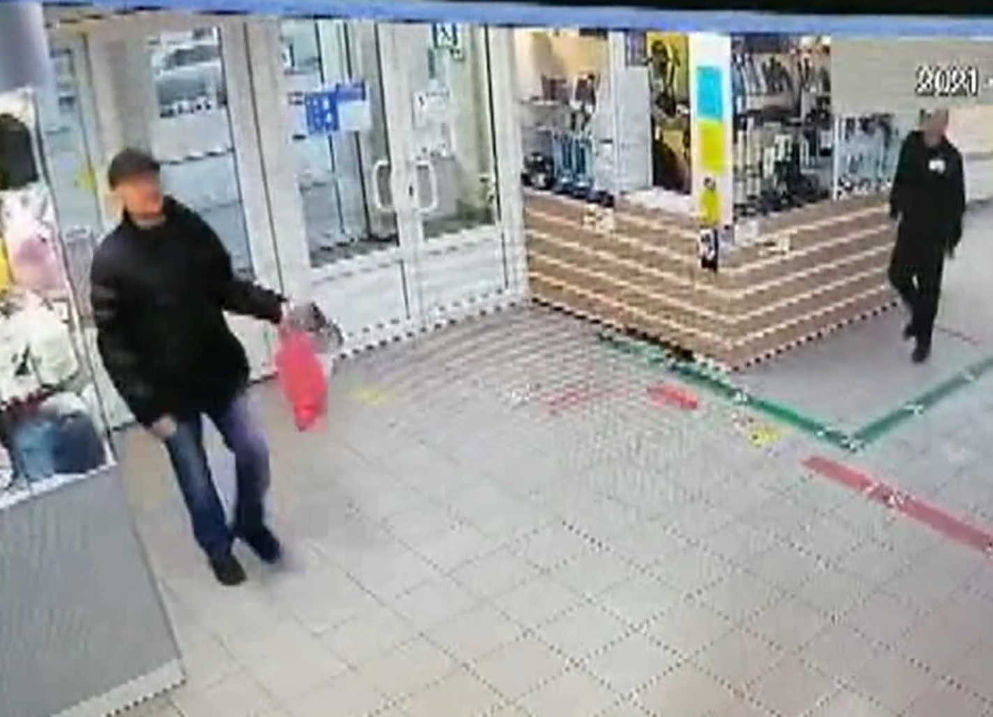 В Кирове разыскивают подозреваемого в краже денег с банковского счета