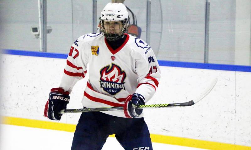 Кто есть кто в МХК «Олимпия»: защитник Никита Перевалов