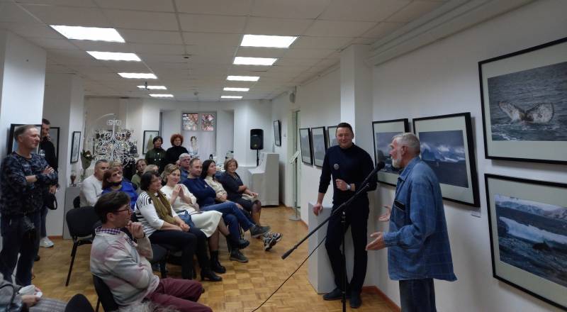 В Кирово-Чепецке работает выставка фотографий из путешествий в Арктику, Антарктиду и на Чукотку