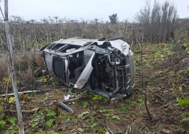 В Кирово-Чепецком районе опрокинулся автомобиль: три человека получили травмы