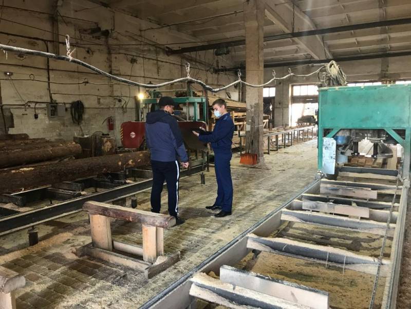 В Немском районе предприниматель выдавал работникам «серые» зарплаты и уклонялся от оформления трудовых отношений