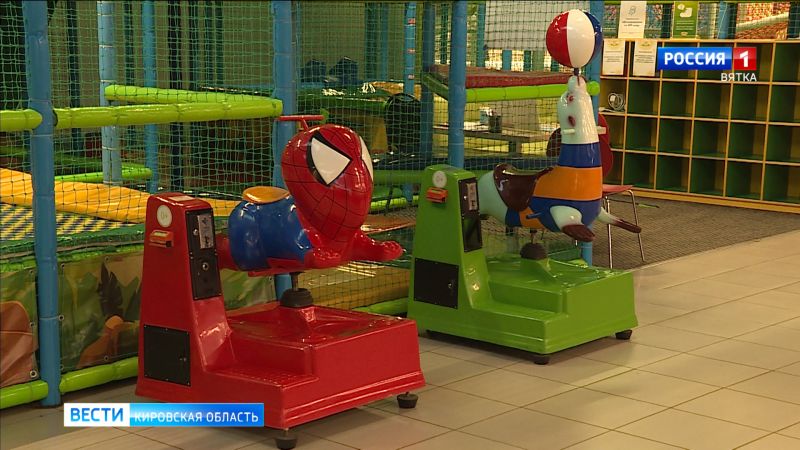 В Кирове вход в развлекательные парки и фудкорты осуществляется по QR-кодам